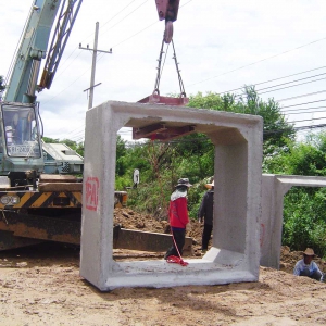 โครงการงานป้องกันและแก้ไขปัญหาอุทกภัย บริเวณสี่แยกเชียงใหม่ อ.เมือง จ.ลำปาง