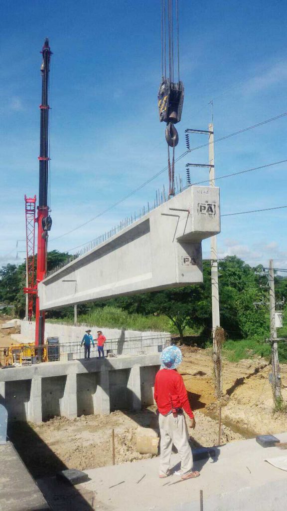 โครงการก่อสร้างสะพานลอยที่จุดตัดทางหลวงหมายเลข 11 กับ 121 วงแหวนรอบ3 จ.เชียงใหม่