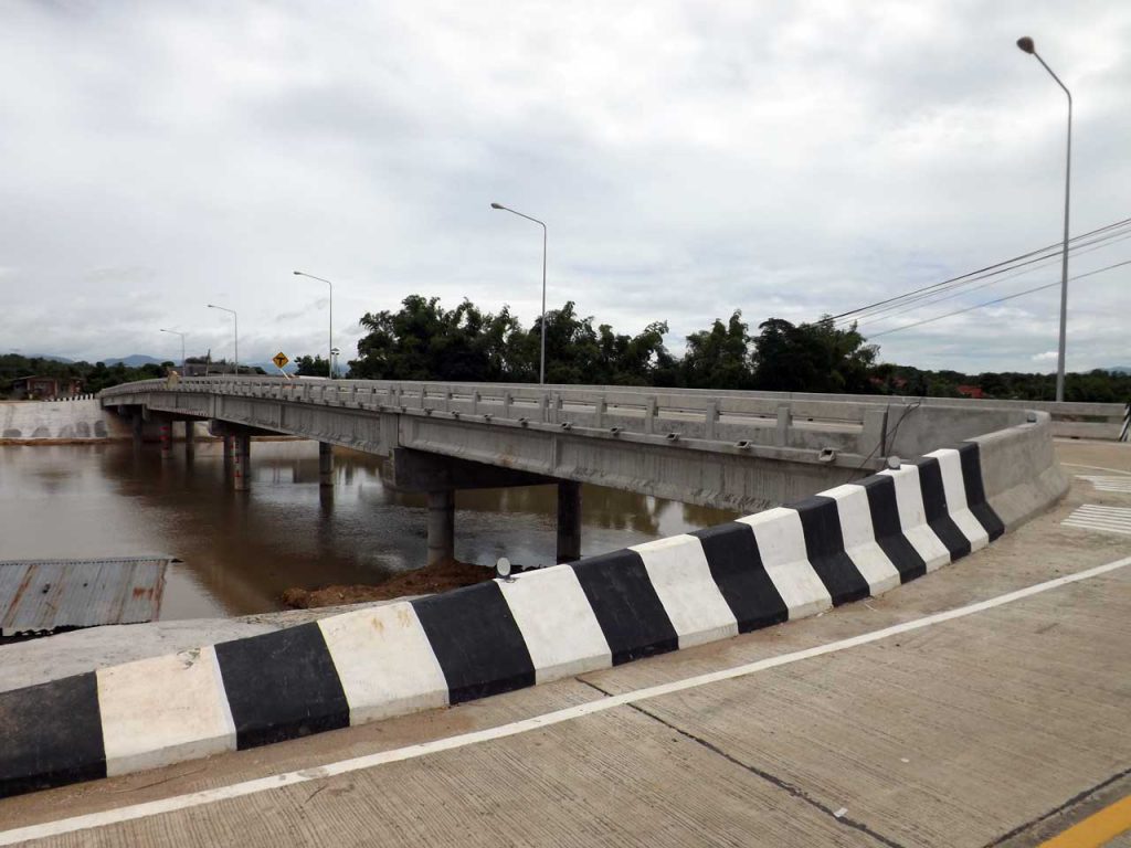 สะพานข้ามแม่น้ำวัง ต.เถินบุรี อ.เถิน จ.ลำปาง