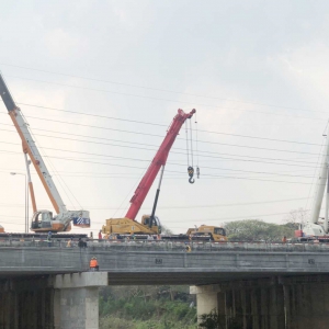 โครงการก่อสร้างสะพานข้ามทางแยกจุดตัดทางหลวงหมายเลข 1 ตัดกับทางหลวงหมายเลข 11 (แยกเมโทร หรือแยกภาคเหนือ) จ.เชียงใหม่